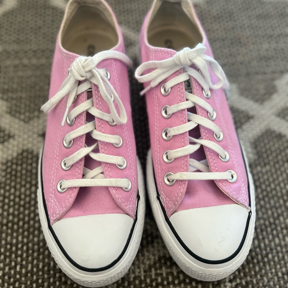 CONVERSE Chuck Taylor Lift Women’s Low Top Shoes